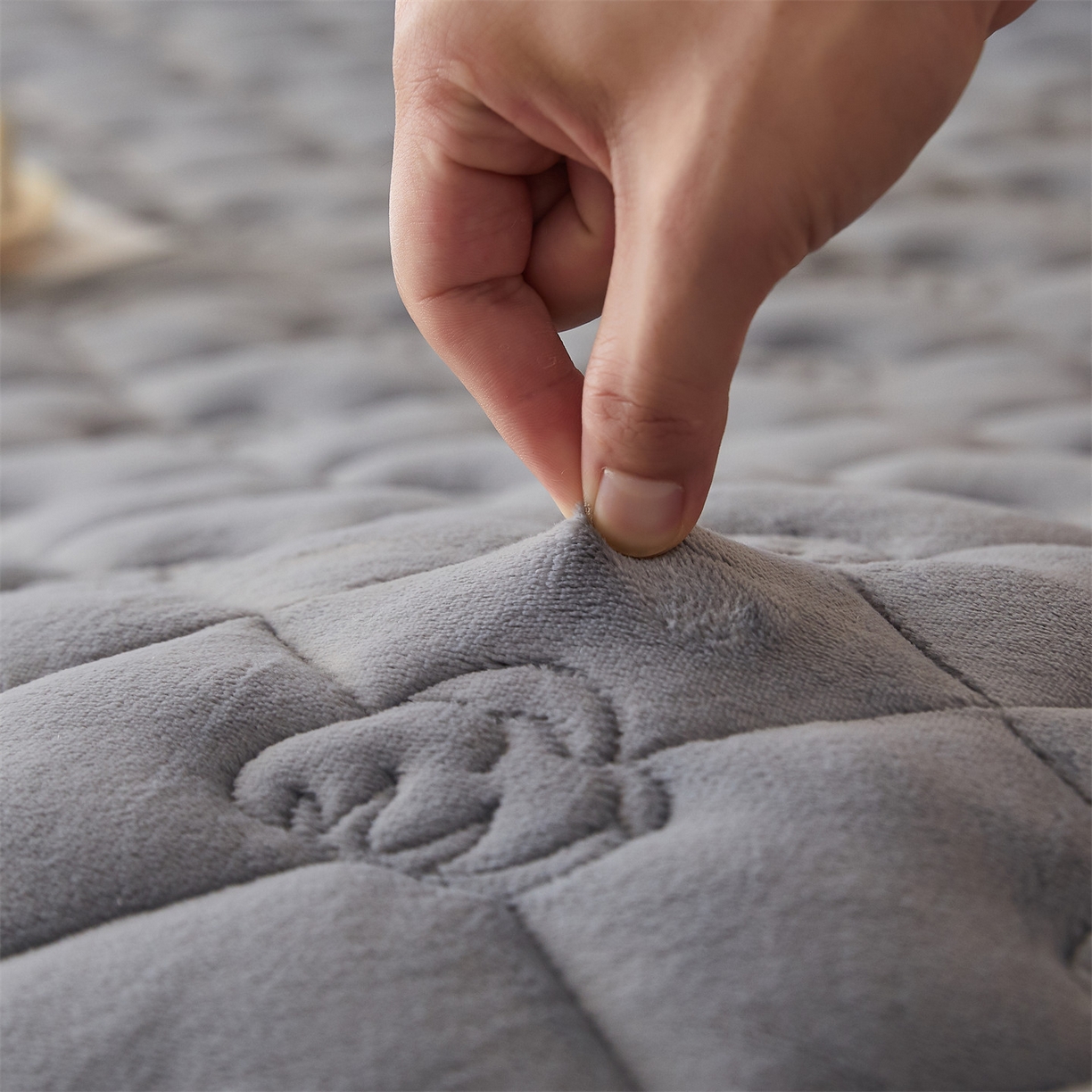 91家纺网 家纺一手货源 找家纺 布卢姆床垫 2025新款牛奶绵绒棉花床褥床护垫-灵蕴 灵蕴-典雅灰