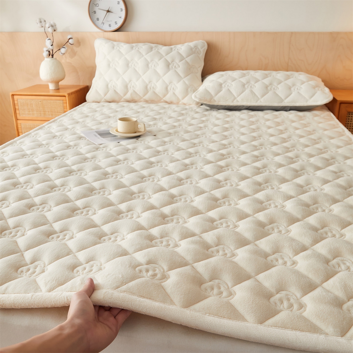 91家纺网 家纺一手货源 找家纺 布卢姆床垫 2025新款牛奶绵绒棉花床褥床护垫-灵蕴 灵蕴-奶昔白