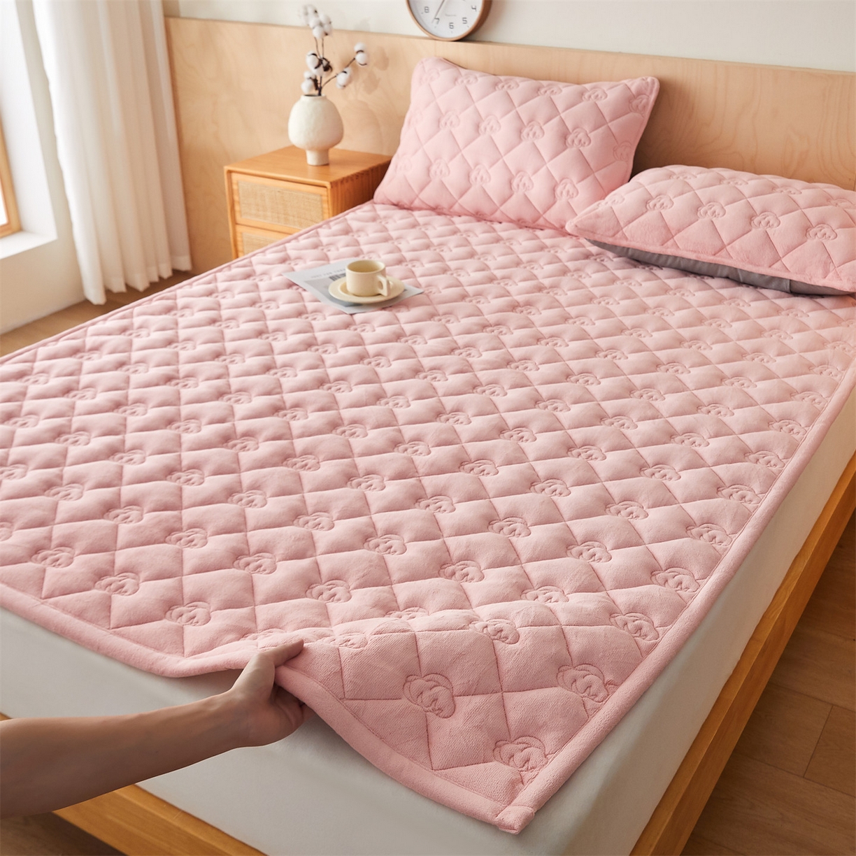 91家纺网 家纺一手货源 找家纺 布卢姆床垫 2025新款牛奶绵绒棉花床褥床护垫-灵蕴 灵蕴-粉玉