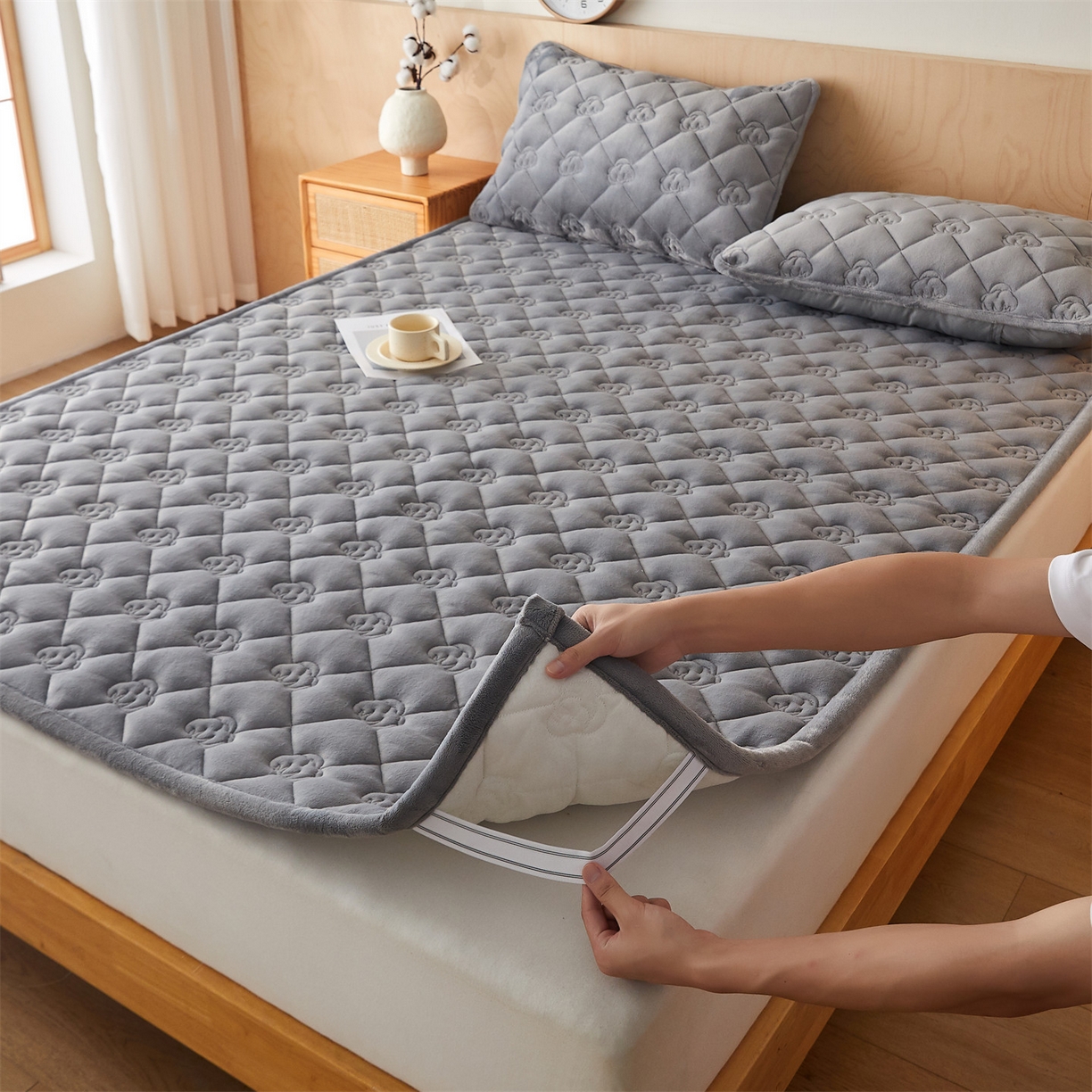 91家纺网 家纺一手货源 找家纺 布卢姆床垫 2025新款牛奶绵绒棉花床褥床护垫-灵蕴 灵蕴-典雅灰