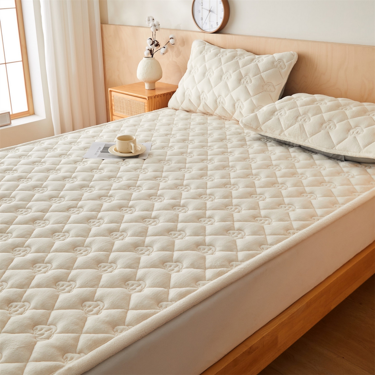 91家纺网 家纺一手货源 找家纺 布卢姆床垫 2025新款牛奶绵绒棉花床褥床护垫-灵蕴 灵蕴-奶昔白