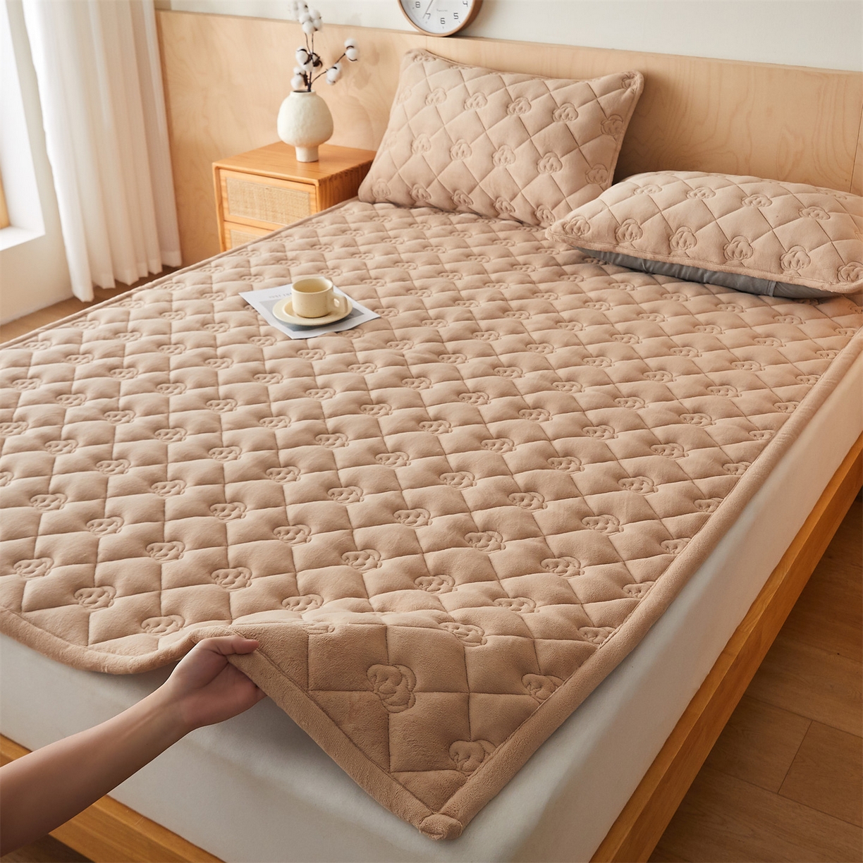 91家纺网 家纺一手货源 找家纺 布卢姆床垫 2025新款牛奶绵绒棉花床褥床护垫-灵蕴 灵蕴-卡其