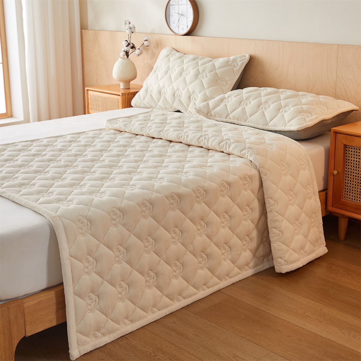 91家纺网 家纺一手货源 找家纺 布卢姆床垫 2025新款牛奶绵绒棉花床褥床护垫-灵蕴 灵蕴-奶昔白