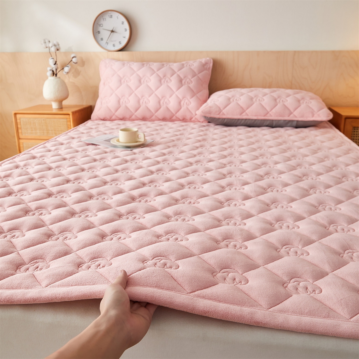 91家纺网 家纺一手货源 找家纺 布卢姆床垫 2025新款牛奶绵绒棉花床褥床护垫-灵蕴 灵蕴-粉玉