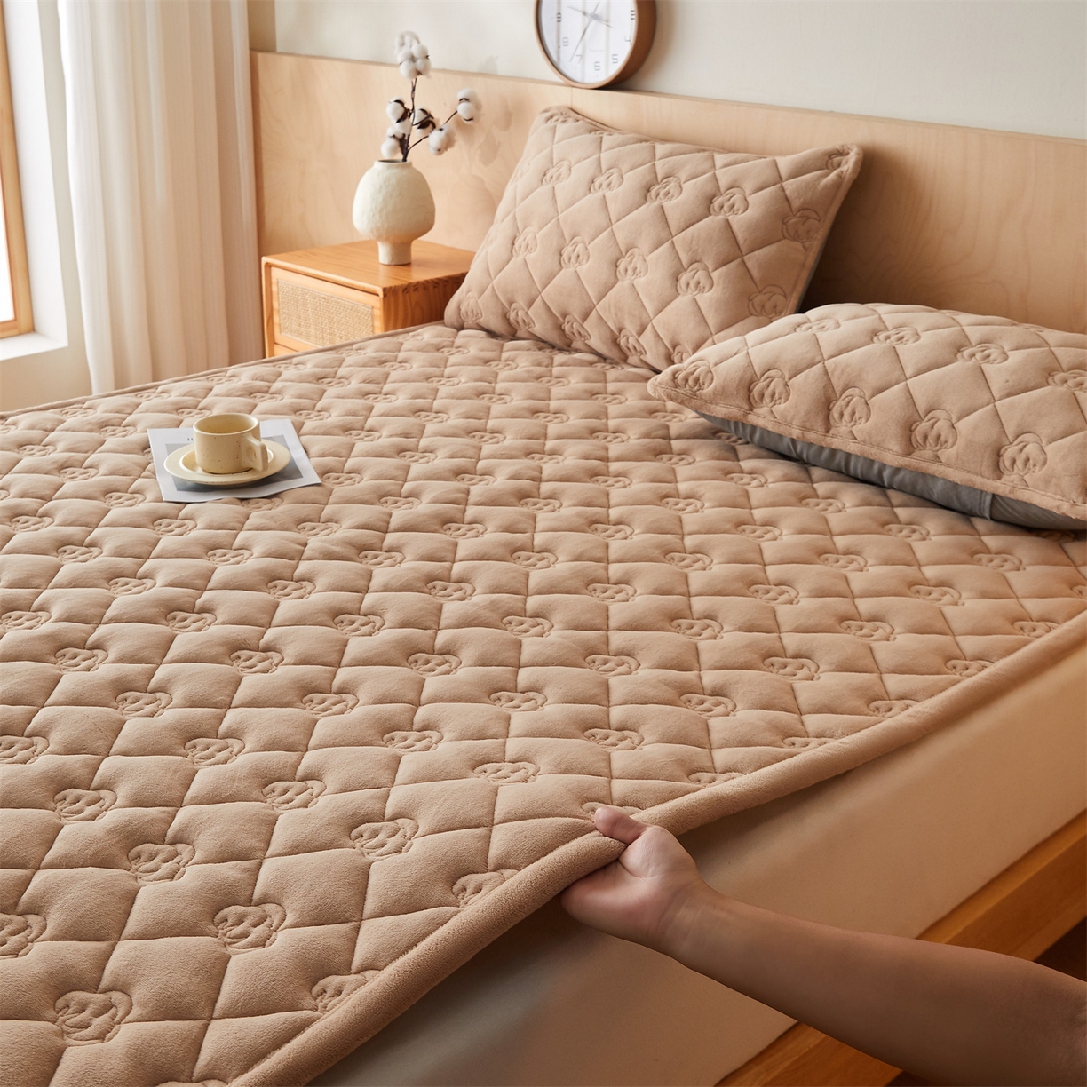 91家纺网 家纺一手货源 找家纺 布卢姆床垫 2025新款牛奶绵绒棉花床褥床护垫-灵蕴 灵蕴-卡其