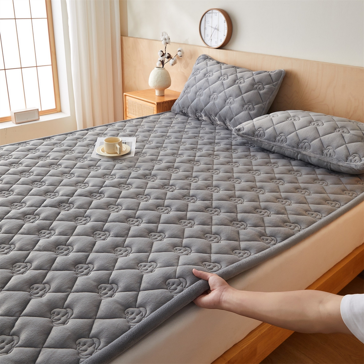 91家纺网 家纺一手货源 找家纺 布卢姆床垫 2025新款牛奶绵绒棉花床褥床护垫-灵蕴 灵蕴-典雅灰