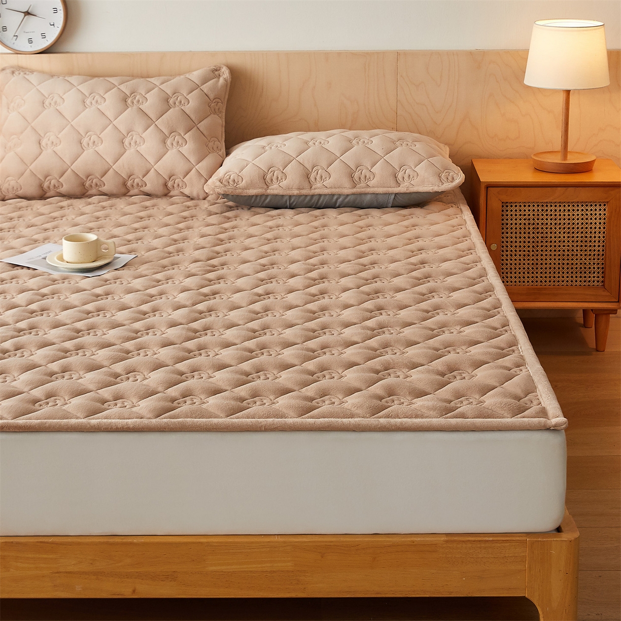 91家纺网 家纺一手货源 找家纺 布卢姆床垫 2025新款牛奶绵绒棉花床褥床护垫-灵蕴 灵蕴-卡其