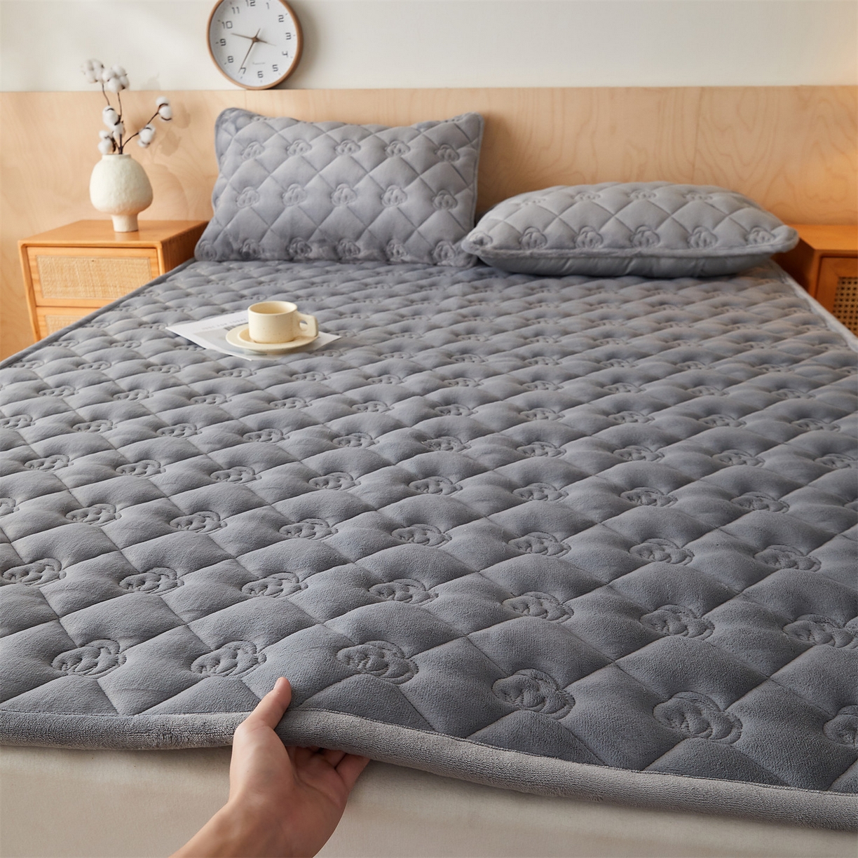 91家纺网 家纺一手货源 找家纺 布卢姆床垫 2025新款牛奶绵绒棉花床褥床护垫-灵蕴 灵蕴-典雅灰