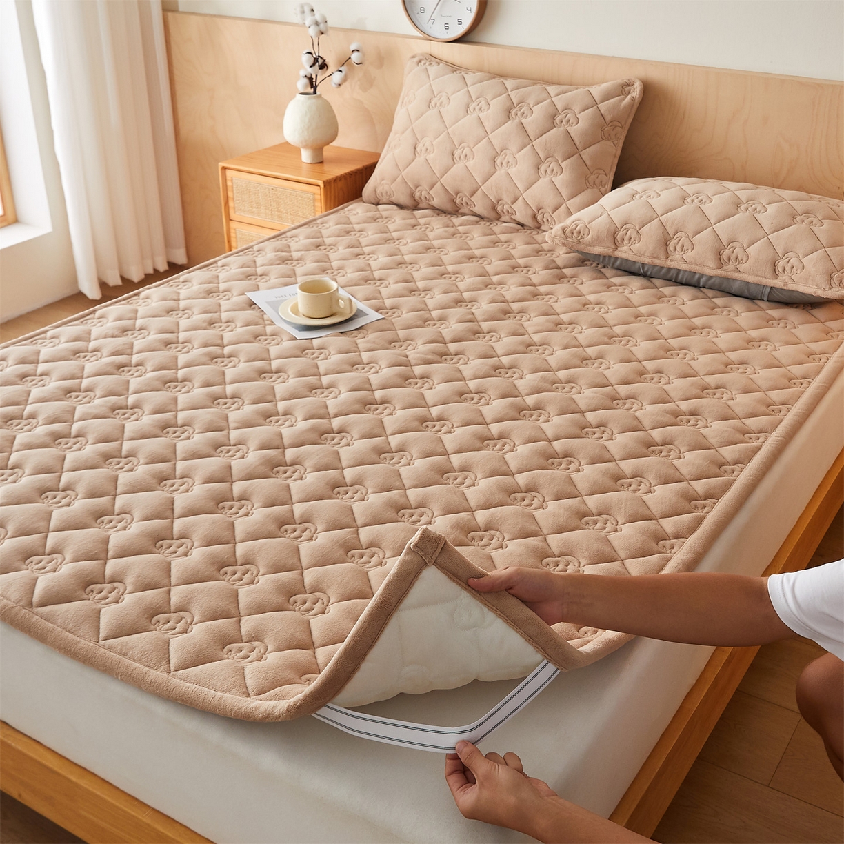 91家纺网 家纺一手货源 找家纺 布卢姆床垫 2025新款牛奶绵绒棉花床褥床护垫-灵蕴 灵蕴-卡其