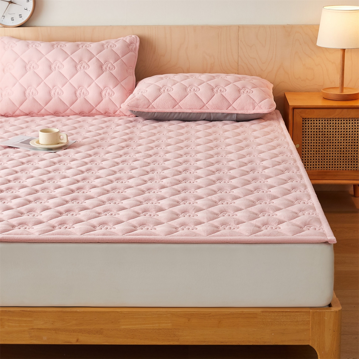 91家纺网 家纺一手货源 找家纺 布卢姆床垫 2025新款牛奶绵绒棉花床褥床护垫-灵蕴 灵蕴-粉玉