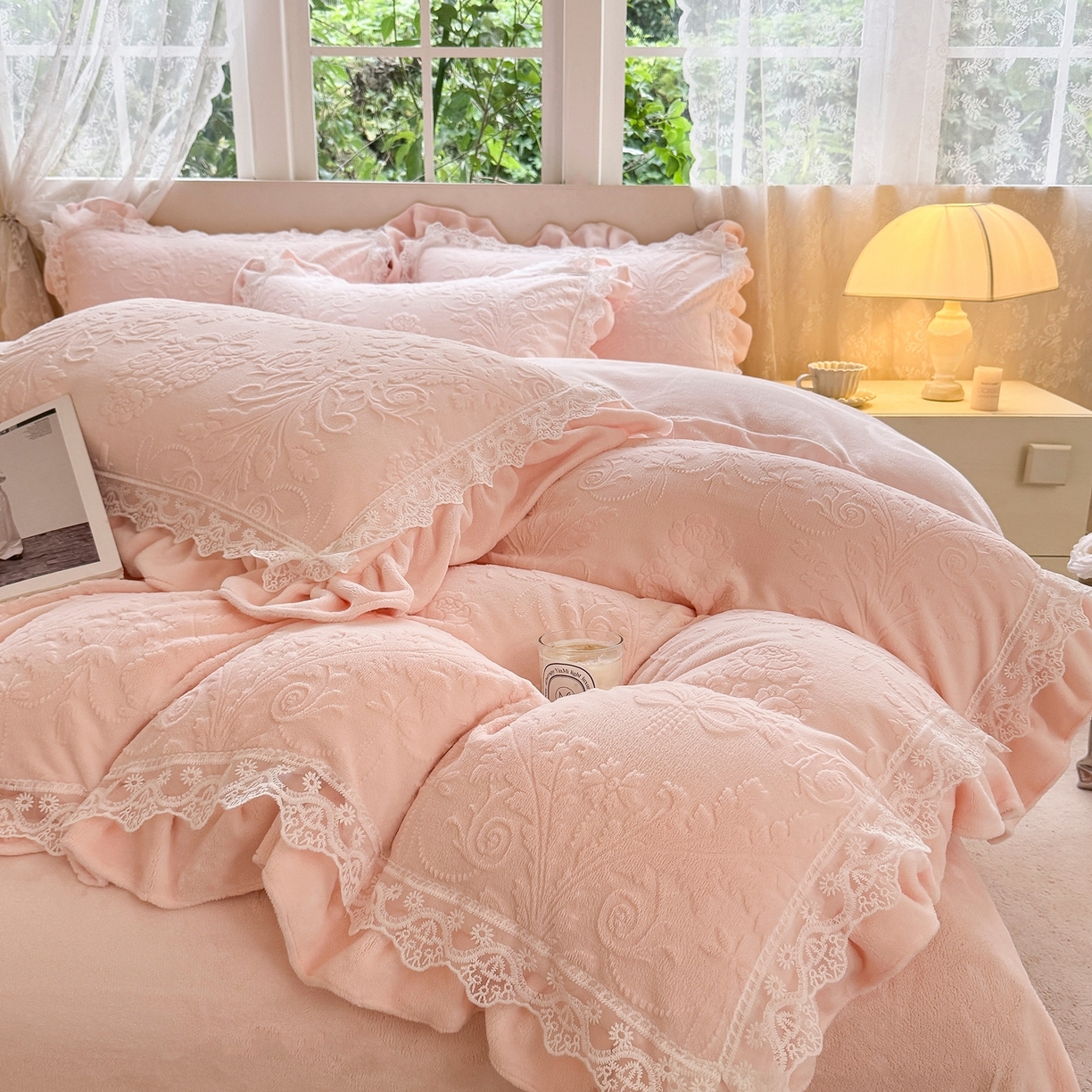 91家纺网 家纺一手货源 找家纺 久久红 2025新款高克重牛奶绒四件套系列 粉玉