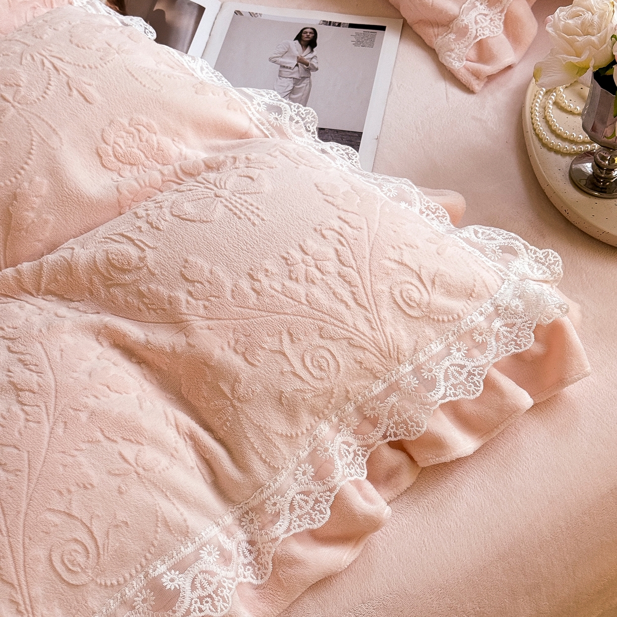 91家纺网 家纺一手货源 找家纺 久久红 2025新款高克重牛奶绒四件套系列 粉玉