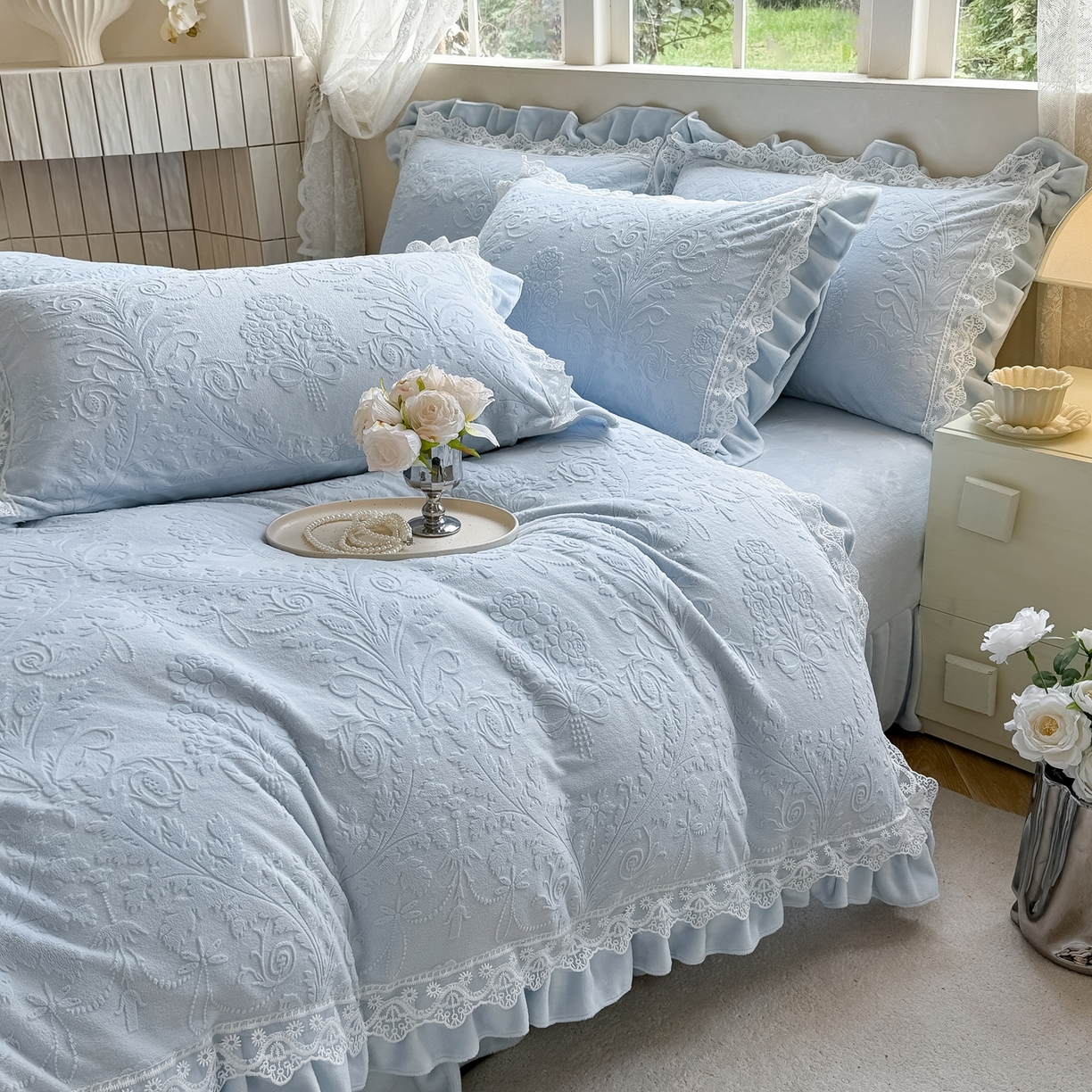 91家纺网 家纺一手货源 找家纺 久久红 2025新款高克重牛奶绒四件套系列 浅兰