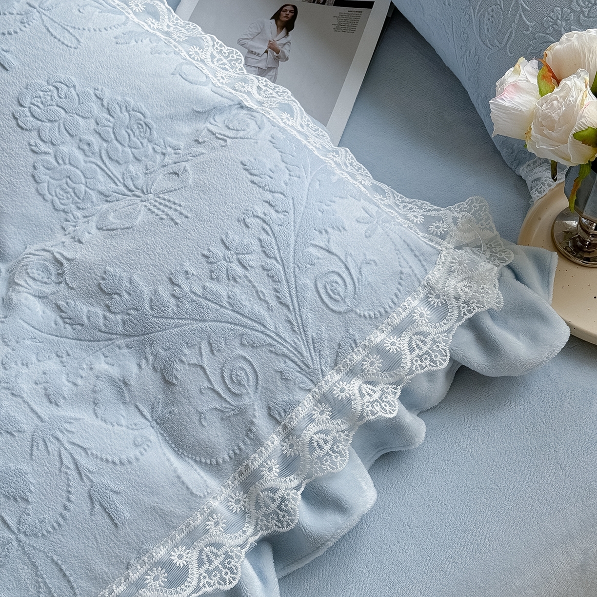 91家纺网 家纺一手货源 找家纺 久久红 2025新款高克重牛奶绒四件套系列 浅兰