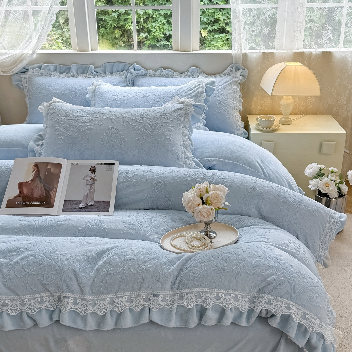 91家纺网 家纺一手货源 找家纺 久久红 2025新款高克重牛奶绒四件套系列 浅兰