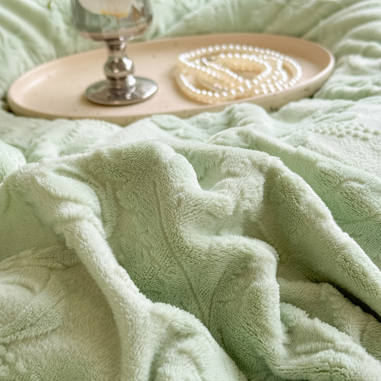 91家纺网 家纺一手货源 找家纺 久久红 2025新款高克重牛奶绒四件套系列 浅绿