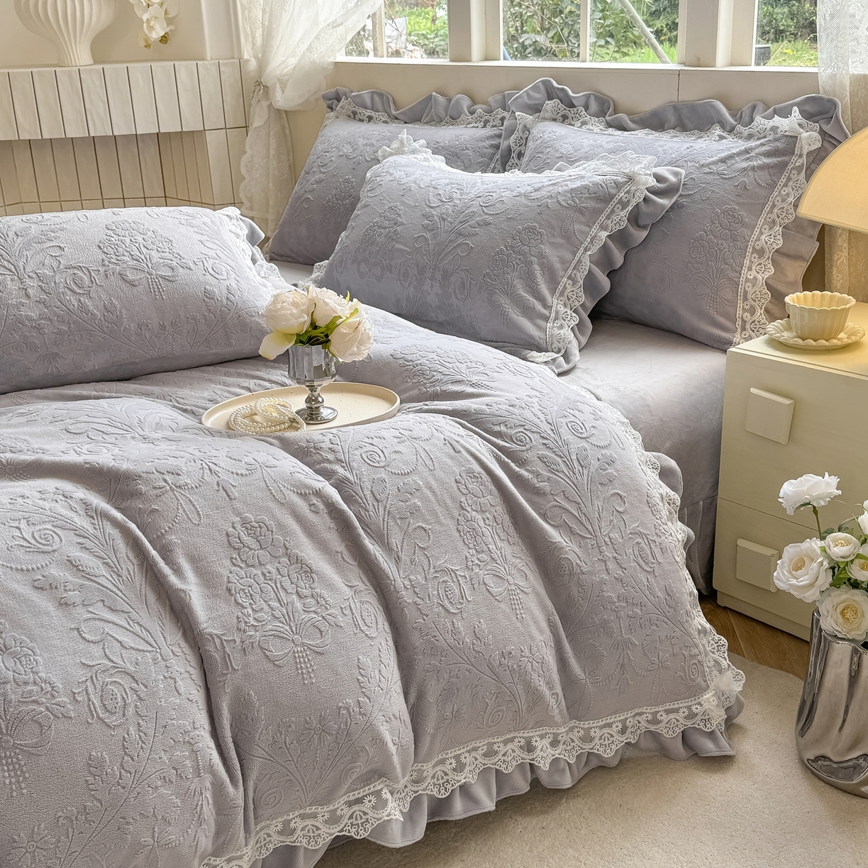 91家纺网 家纺一手货源 找家纺 久久红 2025新款高克重牛奶绒四件套系列 紫灰