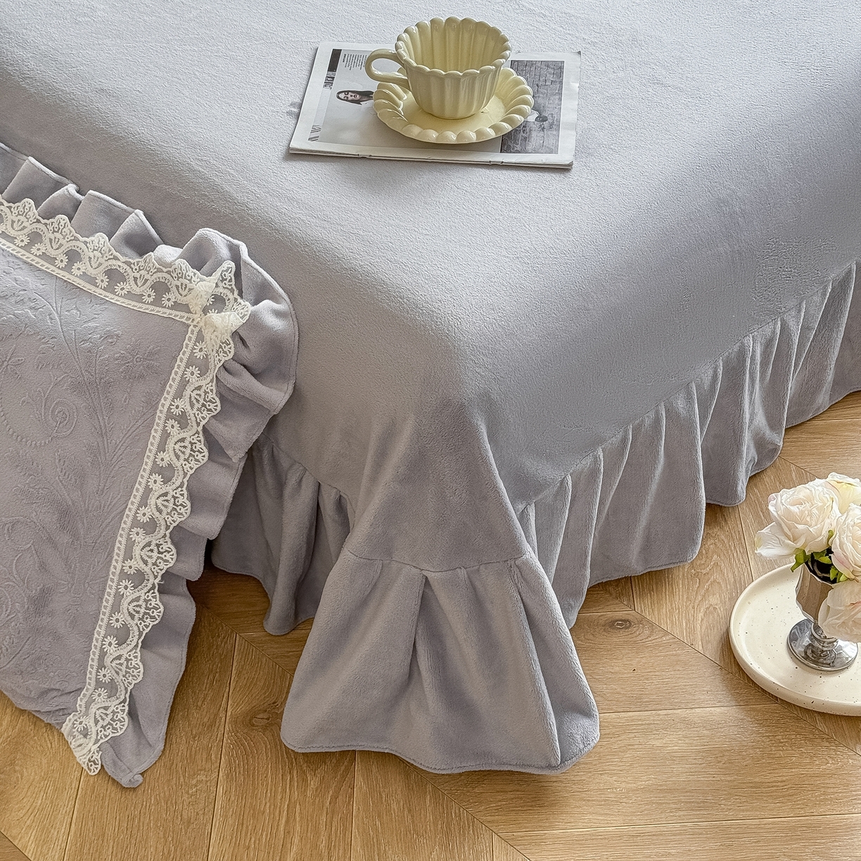 91家纺网 家纺一手货源 找家纺 久久红 2025新款高克重牛奶绒四件套系列 紫灰