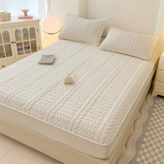 91家纺网 家纺一手货源 找家纺 圣比熊 2025新款A类牛奶绒夹棉床笠床单床盖床罩床护垫床垫保护罩三件套-轻奢 轻奢款-象牙白