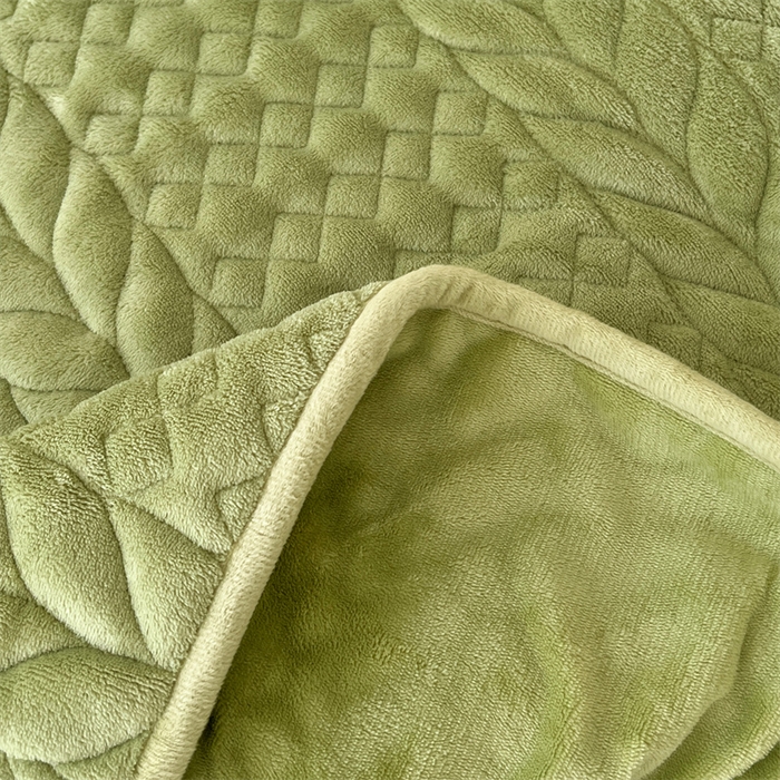 91家纺网 家纺一手货源 找家纺 圣比熊 2025新款A类牛奶绒夹棉床笠床单床盖床罩床护垫床垫保护罩三件套-轻奢 轻奢款-果绿