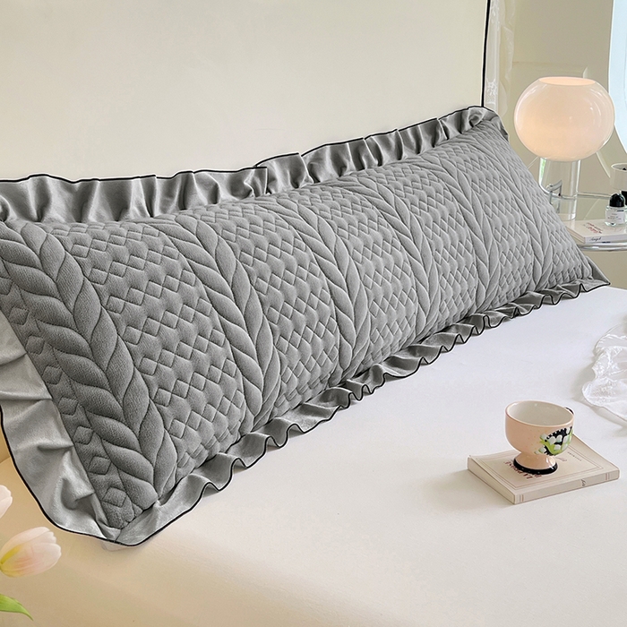 91家纺网 家纺一手货源 找家纺 （总）圣比熊 2025新款A类牛奶绒夹棉花边枕套情侣双人加长枕芯套枕头套-轻奢