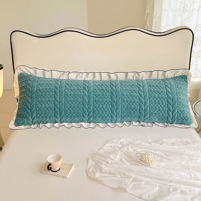 91家纺网 家纺一手货源 找家纺 圣比熊 2025新款A类牛奶绒夹棉花边枕套情侣双人加长枕芯套枕头套-轻奢 花边轻奢款-浅水兰