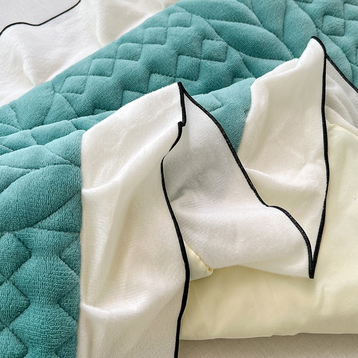 91家纺网 家纺一手货源 找家纺 圣比熊 2025新款A类牛奶绒夹棉花边枕套情侣双人加长枕芯套枕头套-轻奢 花边轻奢款-浅水兰