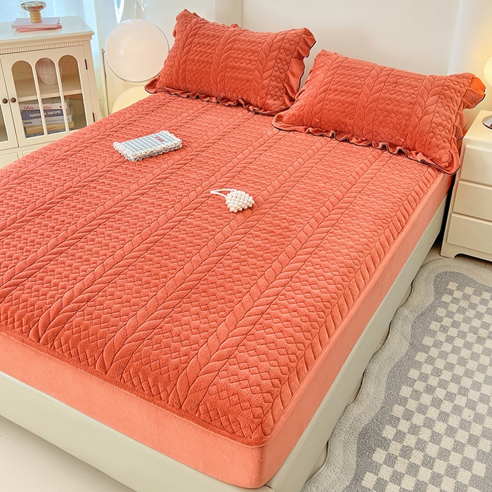 91家纺网 家纺一手货源 找家纺 （总）圣比熊 2025新款A类牛奶绒夹棉床笠床单床盖床护垫保护罩三件套花边枕套-轻奢