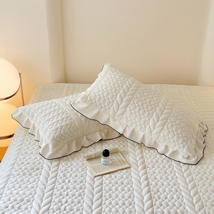 91家纺网 家纺一手货源 找家纺 圣比熊 2025新款A类牛奶绒花边夹棉枕套单人宿舍枕芯套枕头套一对-轻奢 花边轻奢款-象牙白