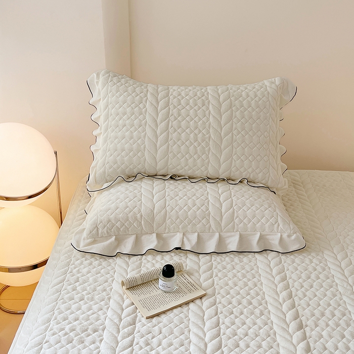 91家纺网 家纺一手货源 找家纺 圣比熊 2025新款A类牛奶绒花边夹棉枕套单人宿舍枕芯套枕头套一对-轻奢 花边轻奢款-象牙白