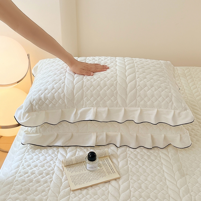 91家纺网 家纺一手货源 找家纺 圣比熊 2025新款A类牛奶绒花边夹棉枕套单人宿舍枕芯套枕头套一对-轻奢 花边轻奢款-象牙白