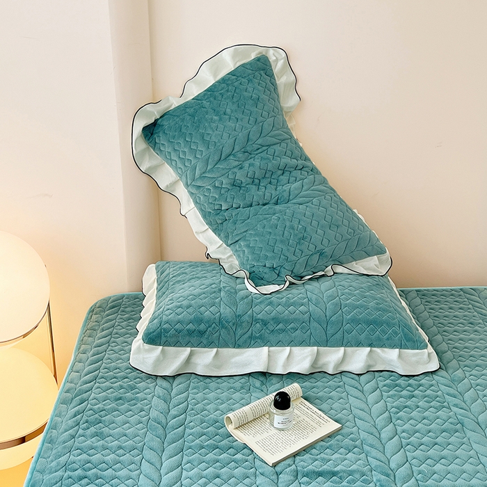 91家纺网 家纺一手货源 找家纺 圣比熊 2025新款A类牛奶绒花边夹棉枕套单人宿舍枕芯套枕头套一对-轻奢 花边轻奢款-浅水兰