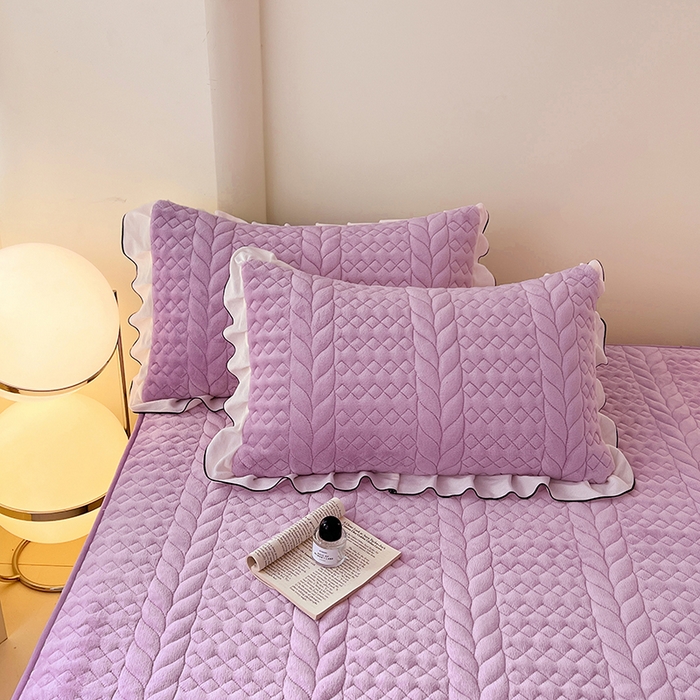 91家纺网 家纺一手货源 找家纺 圣比熊 2025新款A类牛奶绒花边夹棉枕套单人宿舍枕芯套枕头套一对-轻奢 花边轻奢款-梦幻紫