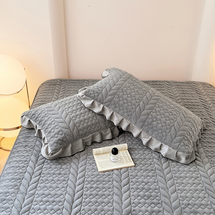 91家纺网 家纺一手货源 找家纺 圣比熊 2025新款A类牛奶绒花边夹棉枕套单人宿舍枕芯套枕头套一对-轻奢 花边轻奢款-星辰灰