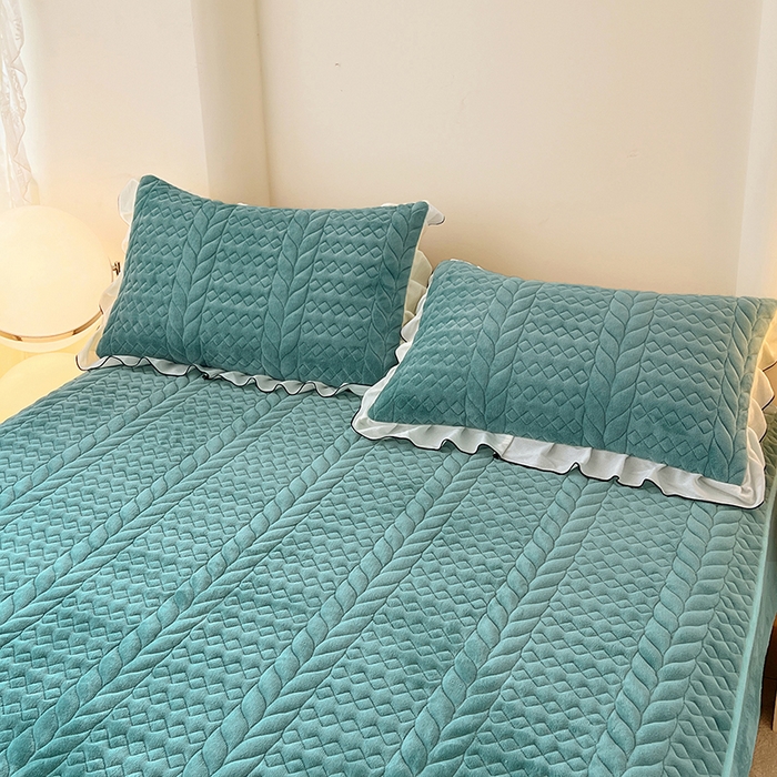 91家纺网 家纺一手货源 找家纺 圣比熊 2025新款A类牛奶绒花边夹棉枕套单人宿舍枕芯套枕头套一对-轻奢 花边轻奢款-浅水兰