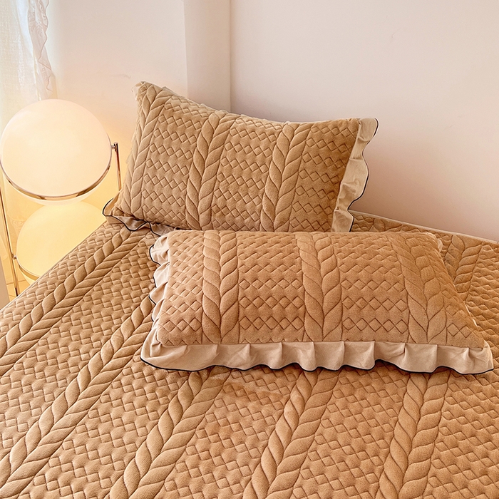 91家纺网 家纺一手货源 找家纺 （总）圣比熊 2025新款A类牛奶绒花边夹棉枕套单人宿舍枕芯套枕头套一对-轻奢