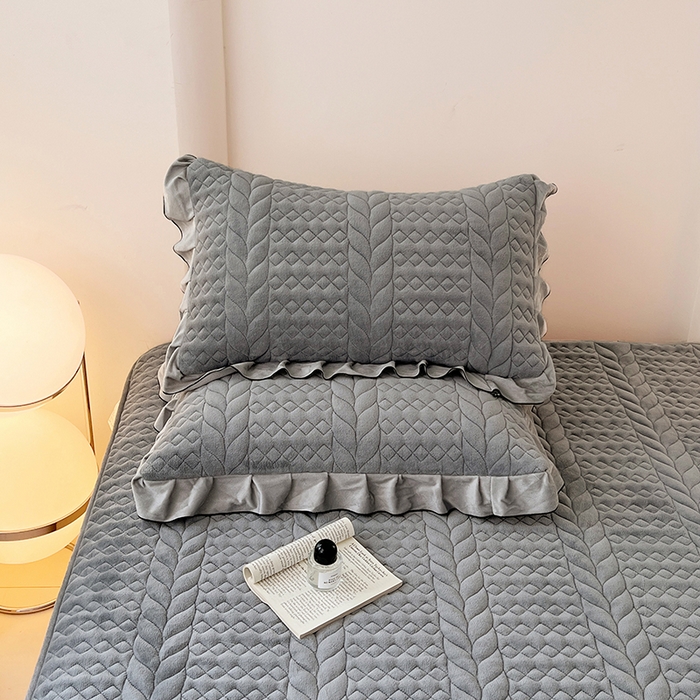 91家纺网 家纺一手货源 找家纺 梦舒羽 2025新款A类牛奶绒花边夹棉枕套单人宿舍枕芯套枕头套一对-轻奢 花边轻奢款-星辰灰