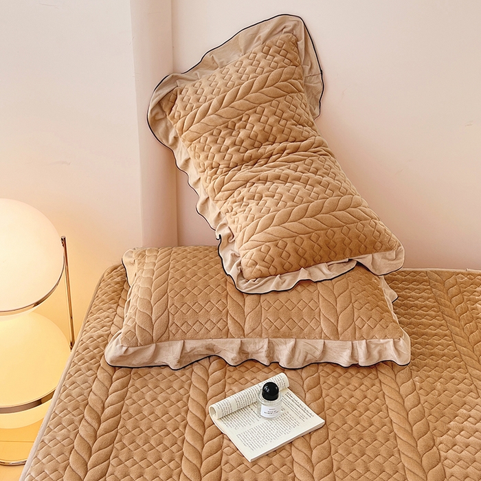 91家纺网 家纺一手货源 找家纺 梦舒羽 2025新款A类牛奶绒花边夹棉枕套单人宿舍枕芯套枕头套一对-轻奢 花边轻奢款-奶茶咖