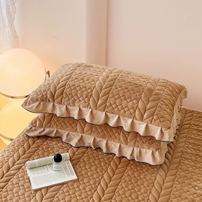 91家纺网 家纺一手货源 找家纺 梦舒羽 2025新款A类牛奶绒花边夹棉枕套单人宿舍枕芯套枕头套一对-轻奢 花边轻奢款-奶茶咖