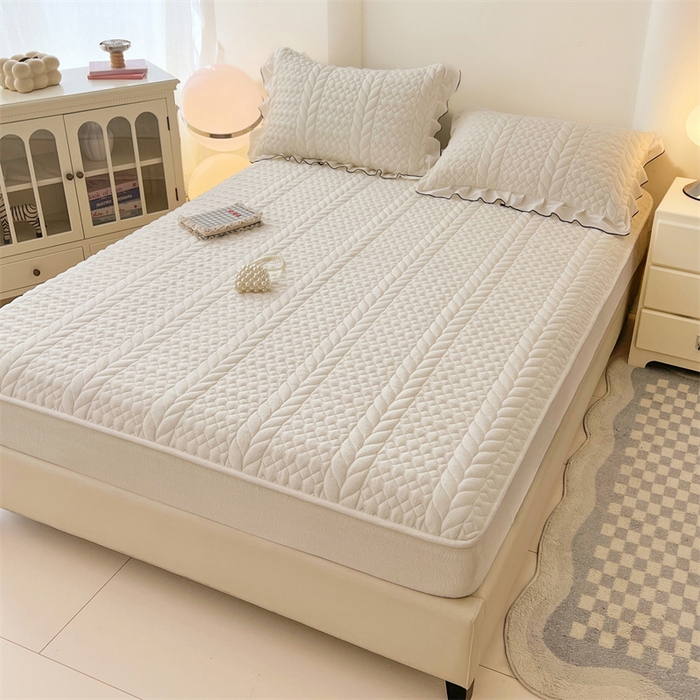 91家纺网 家纺一手货源 找家纺 梦舒羽 2025新款A类牛奶绒夹棉床笠床单床盖床护垫保护罩三件套花边枕套-轻奢 轻奢款-象牙白