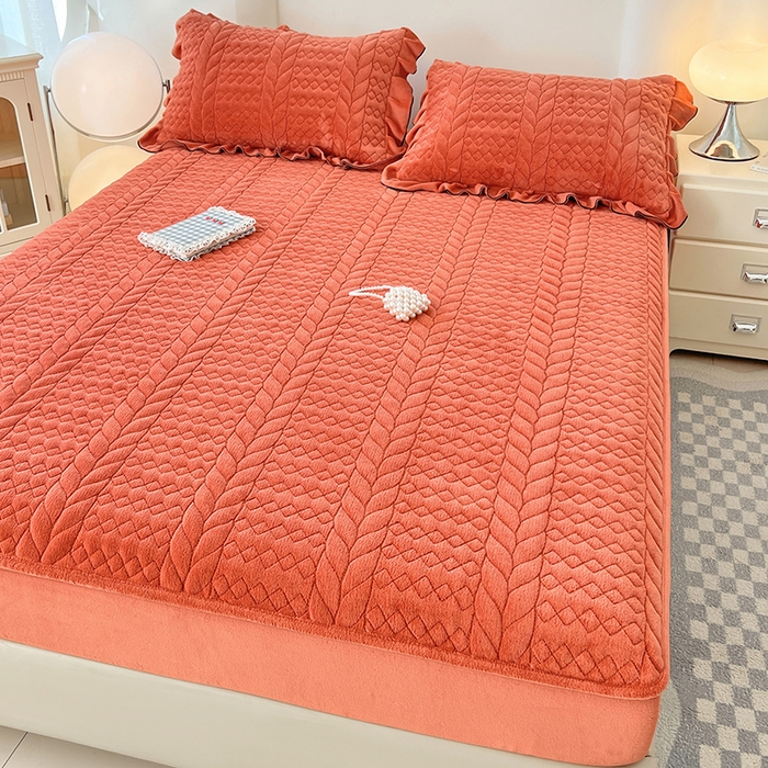 91家纺网 家纺一手货源 找家纺 （总）梦舒羽 2025新款A类牛奶绒夹棉床笠床单床盖床护垫保护罩三件套花边枕套-轻奢