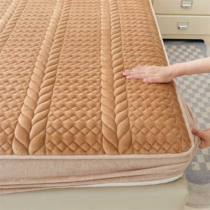 91家纺网 家纺一手货源 找家纺 梦舒羽 2025新款A类牛奶绒夹棉床笠床单床盖床护垫保护罩三件套花边枕套-轻奢 轻奢款-奶茶咖