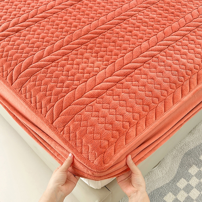 91家纺网 家纺一手货源 找家纺 梦舒羽 2025新款A类牛奶绒夹棉床笠床单床盖床护垫保护罩三件套花边枕套-轻奢 轻奢款-活力橘