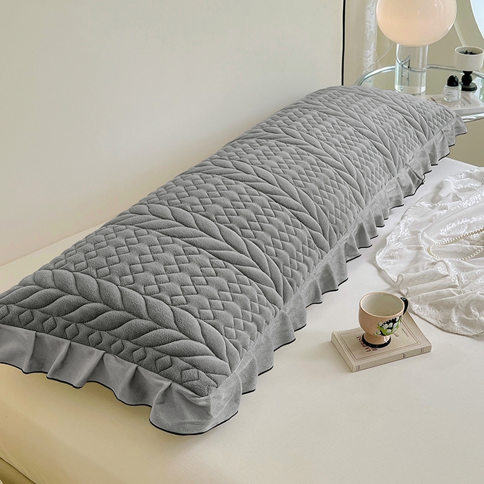 91家纺网 家纺一手货源 找家纺 （总）梦舒羽 2025新款A类牛奶绒夹棉花边枕套情侣双人加长枕芯套枕头套-轻奢