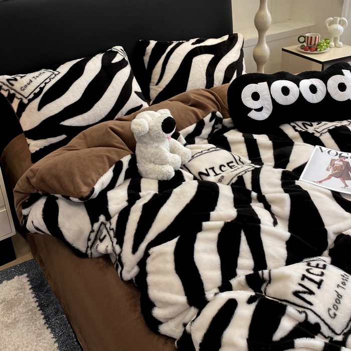 91家纺网 家纺一手货源 找家纺 蝶帕家纺 2025新款兔毛绒印花四件套 斑马纹咖