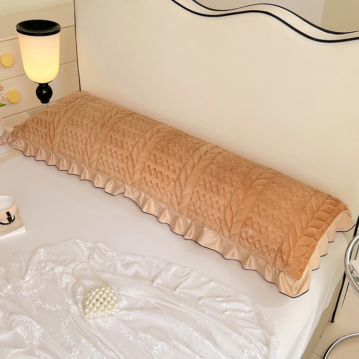 91家纺网 家纺一手货源 找家纺 梦舒羽 2025新款A类牛奶绒夹棉花边枕套情侣双人加长枕芯套枕头套-轻奢 花边轻奢款-奶茶咖