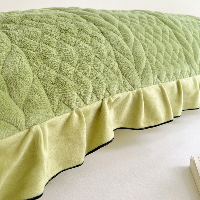 91家纺网 家纺一手货源 找家纺 梦舒羽 2025新款A类牛奶绒夹棉花边枕套情侣双人加长枕芯套枕头套-轻奢 花边轻奢款-果绿