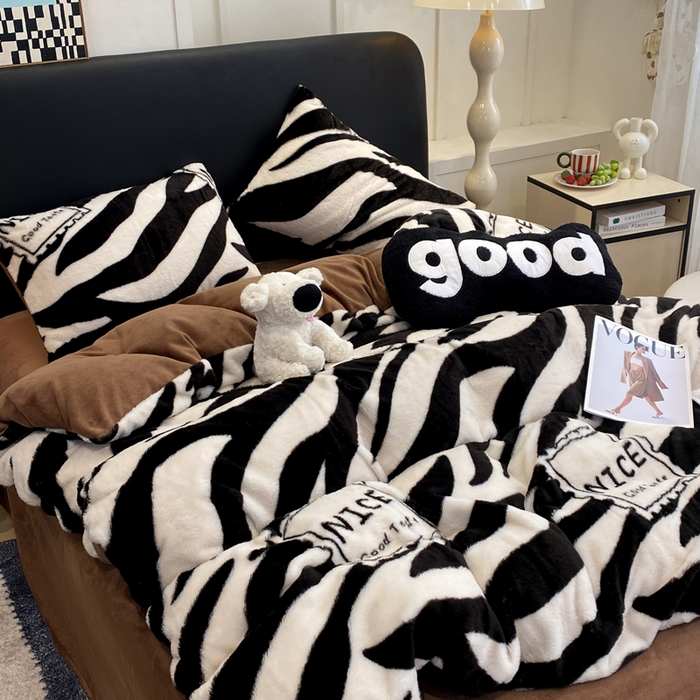 91家纺网 家纺一手货源 找家纺 蝶帕家纺 2025新款兔毛绒印花四件套 斑马纹咖