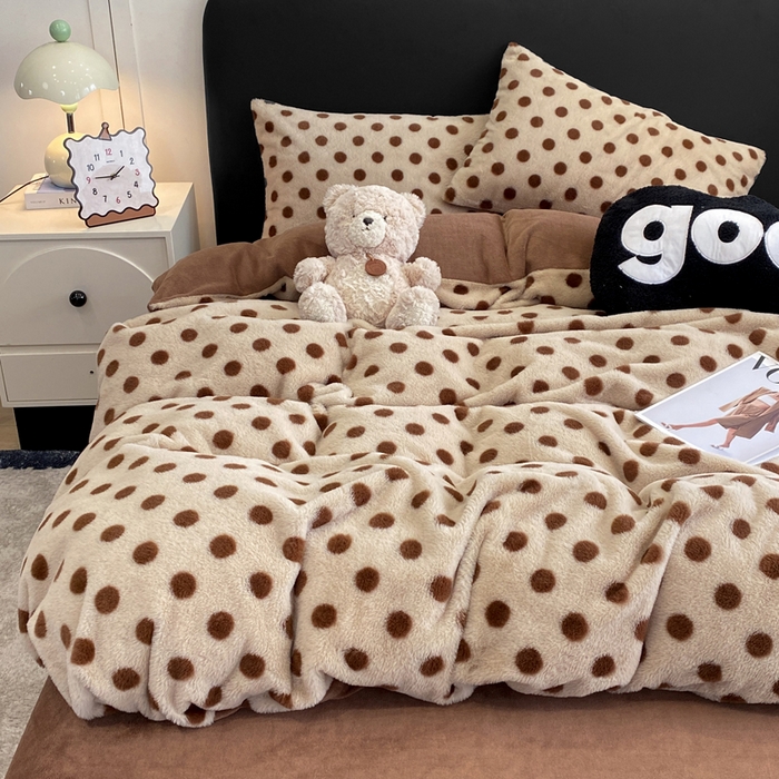 91家纺网 家纺一手货源 找家纺 蝶帕家纺 2025新款兔毛绒印花四件套 波点咖