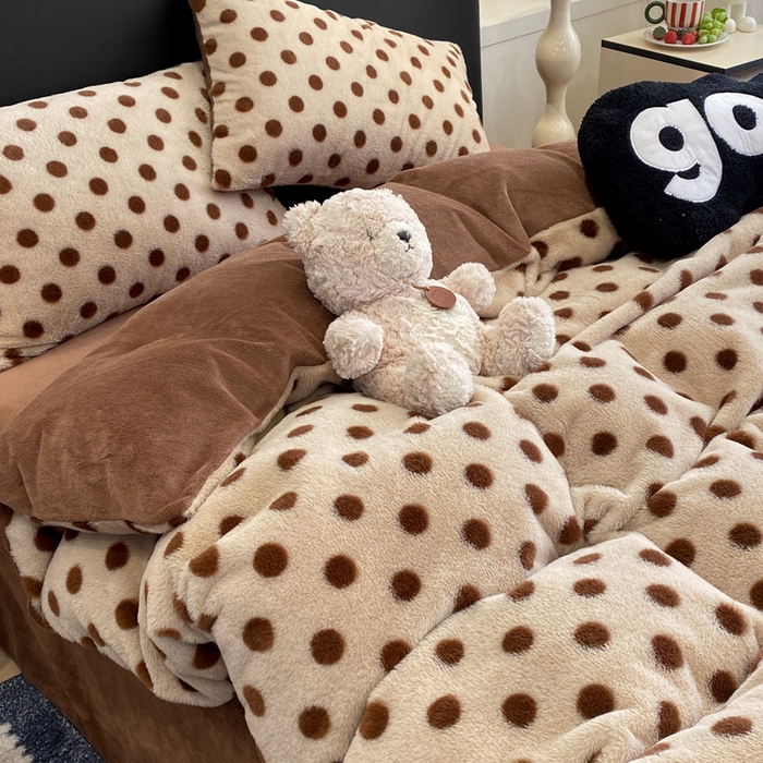 91家纺网 家纺一手货源 找家纺 蝶帕家纺 2025新款兔毛绒印花四件套 波点咖